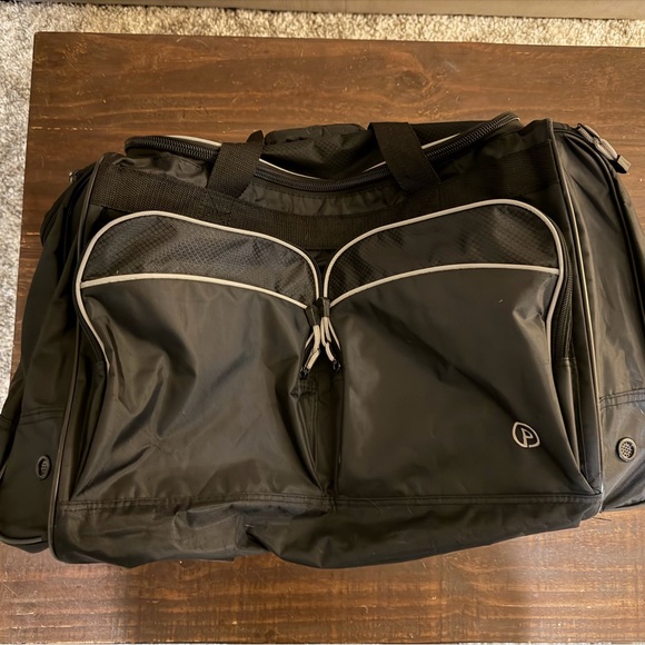 Protege 28 Sports Black Duffel Bag - Picture 4 of 11